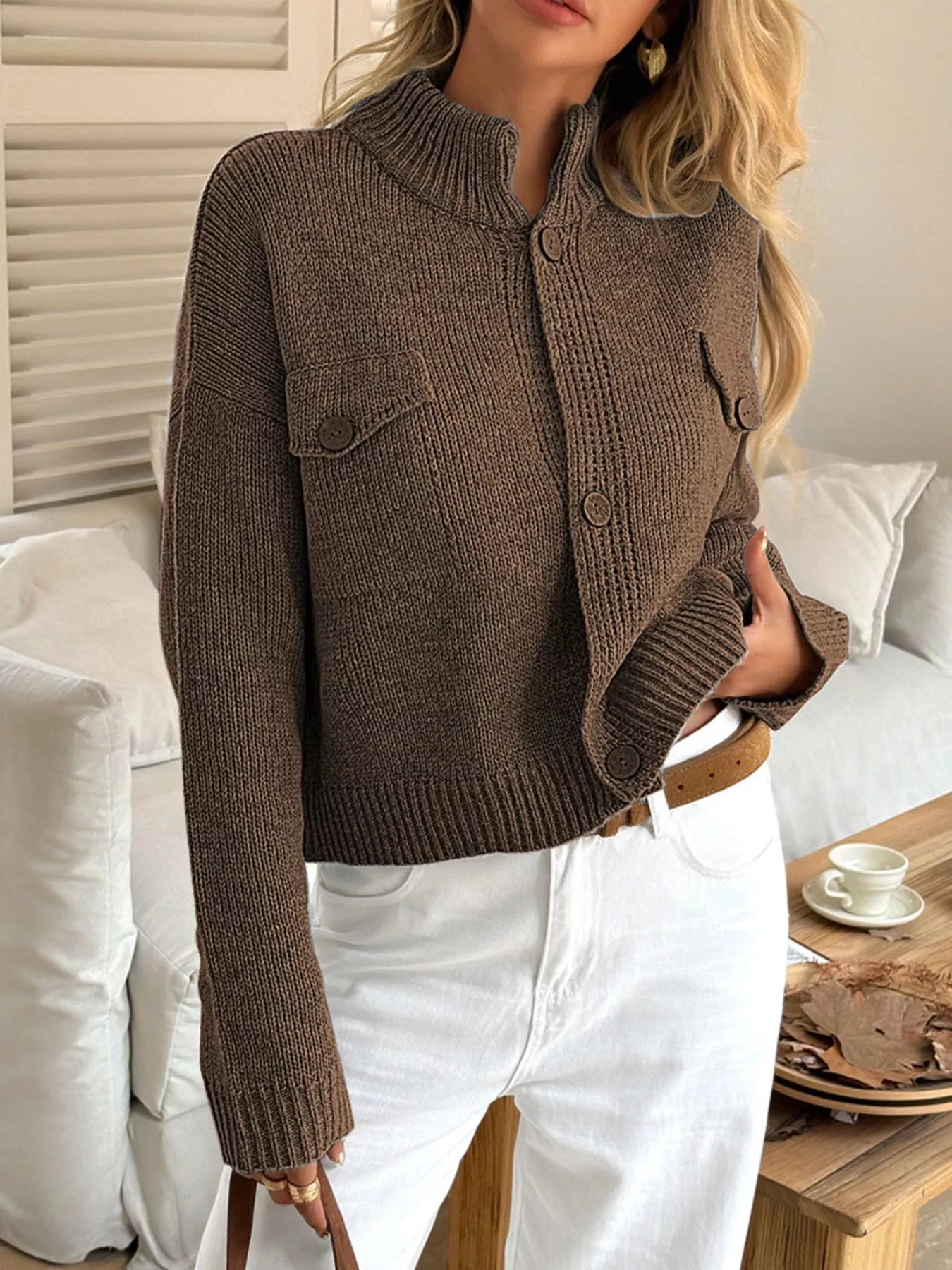 Delainey – Cardigan Elegante e Versatile in Maglia con Bottoni