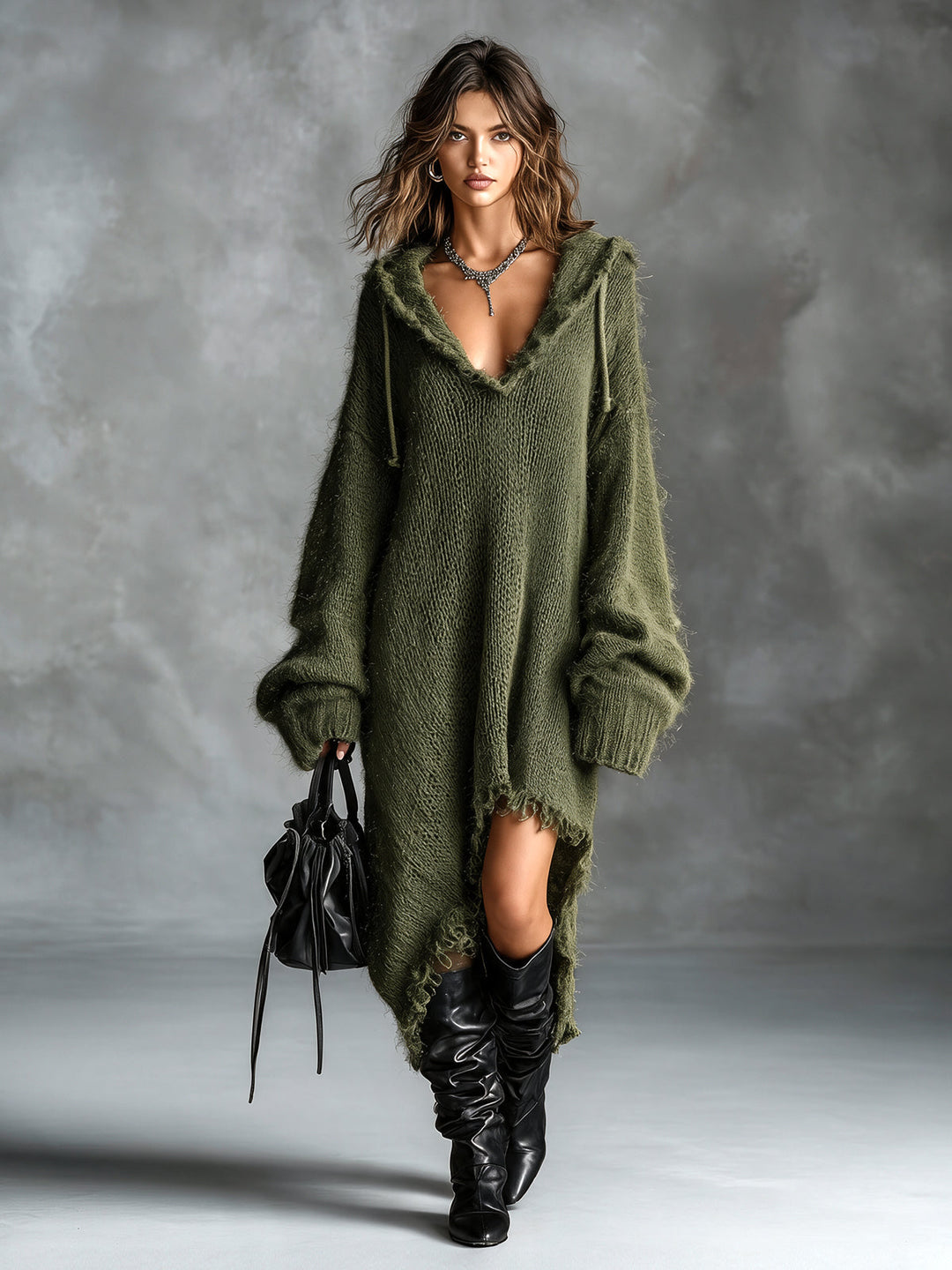 Abito Maglione da Donna con Cappuccio e Orlo Asimmetrico