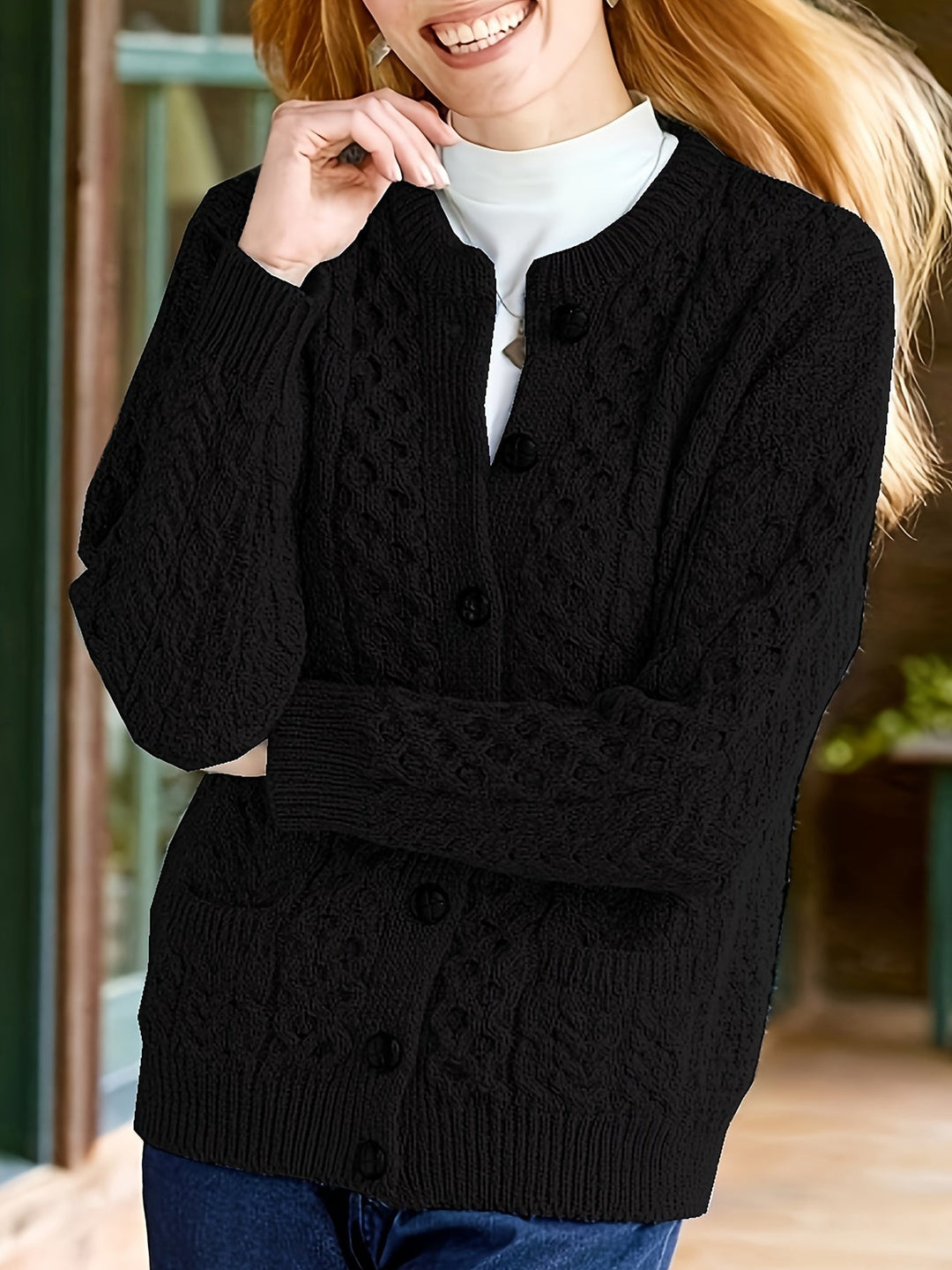 Noora - Cardigan elegante con bottoni e trecce