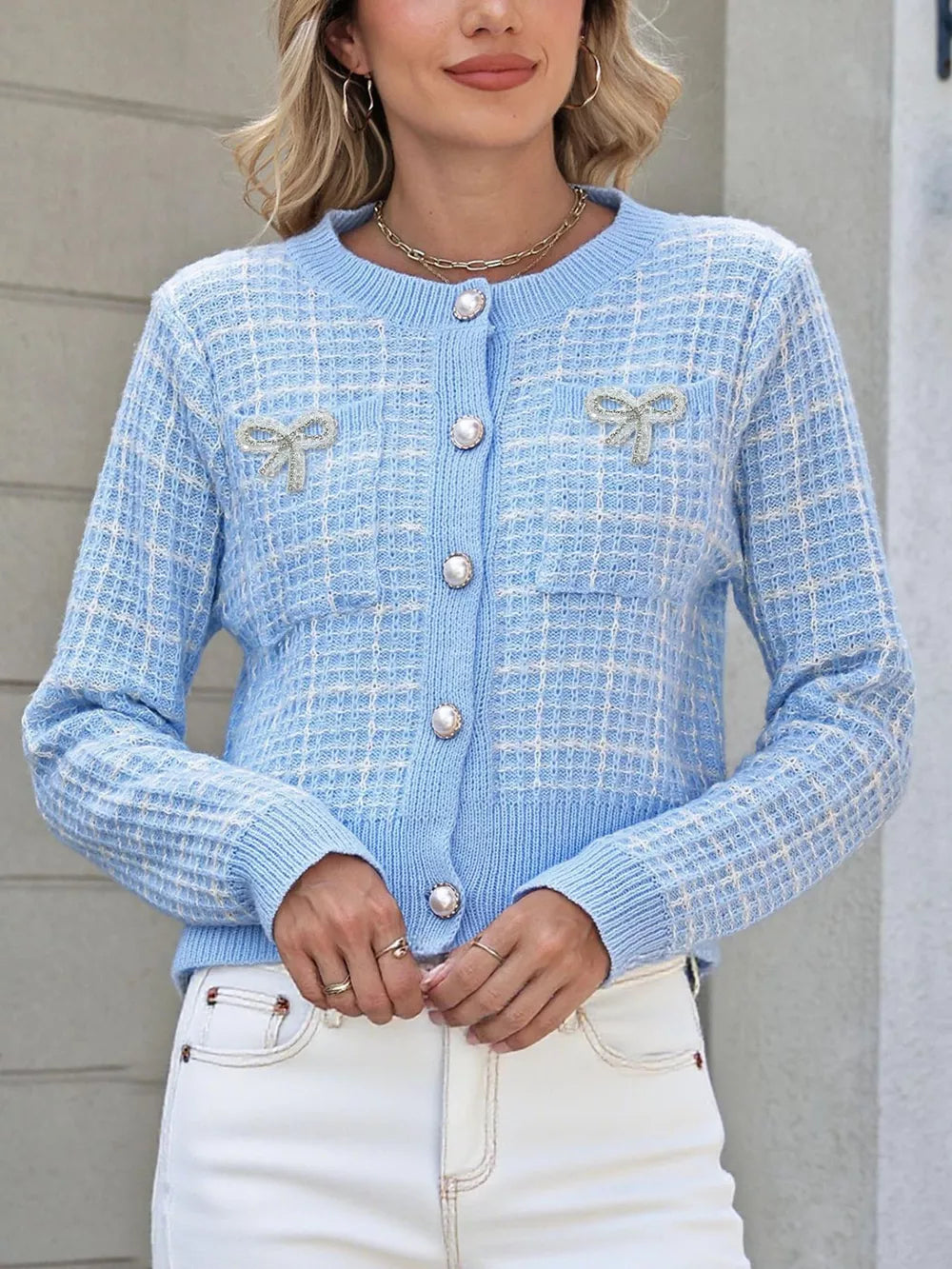 Ovelia - Cardigan chic a quadri con bottoni e decorazioni a fiocco
