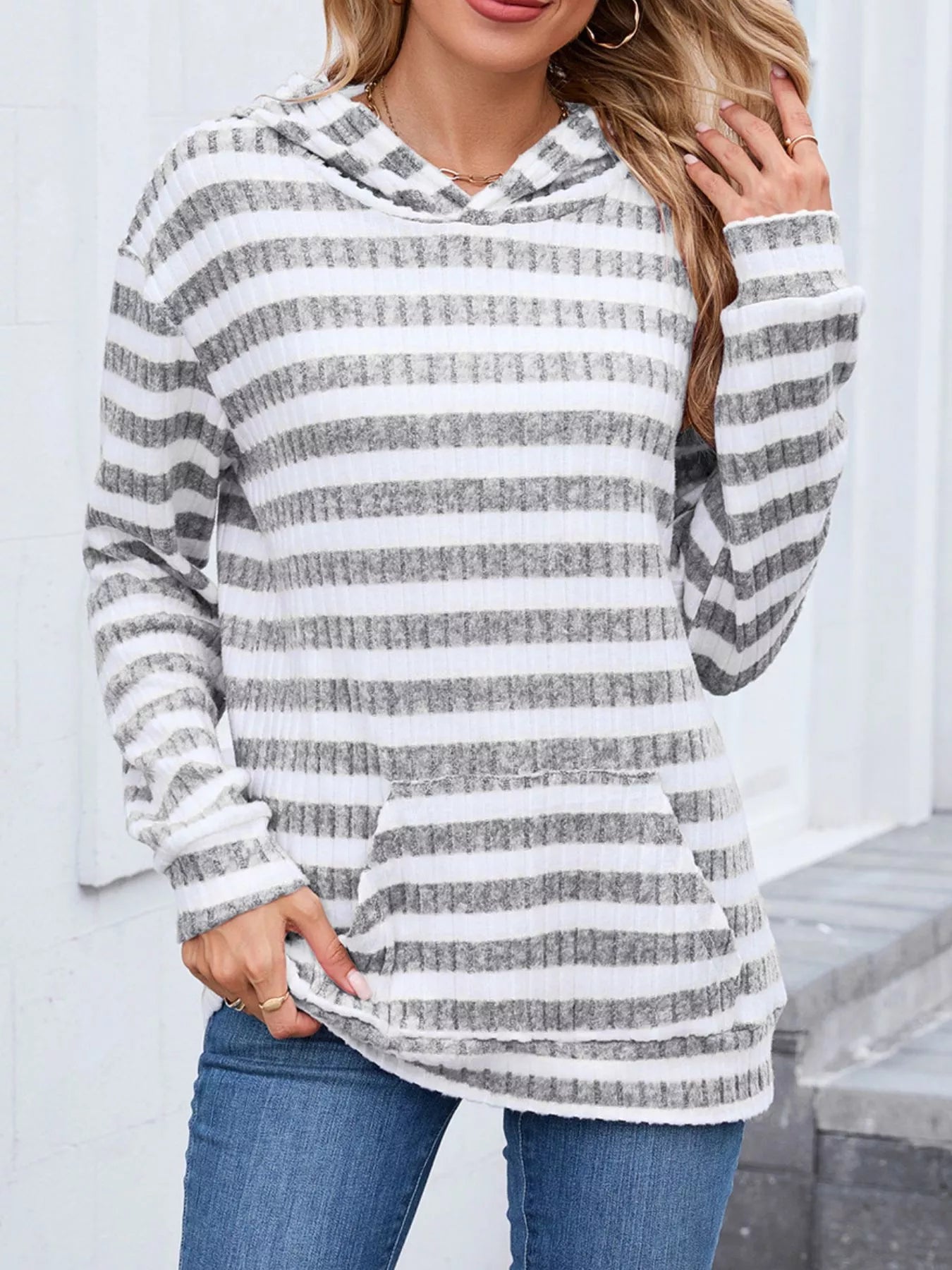 Yasmila - Maglione elegante a righe con cappuccio e caldo
