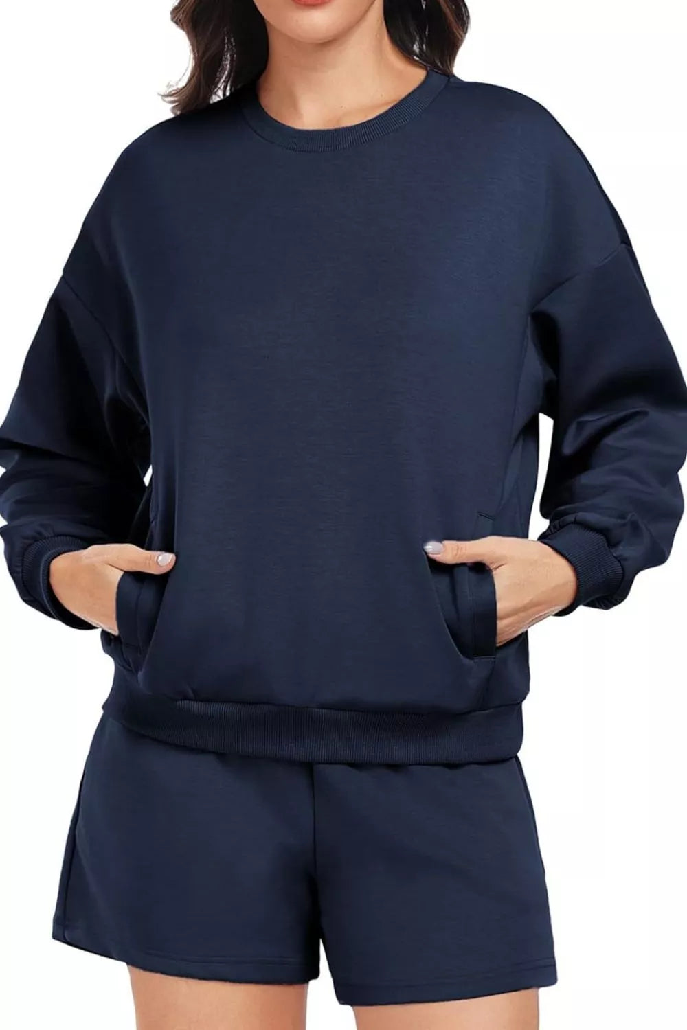 Aster - Completo casual con felpa girocollo e pantaloncini