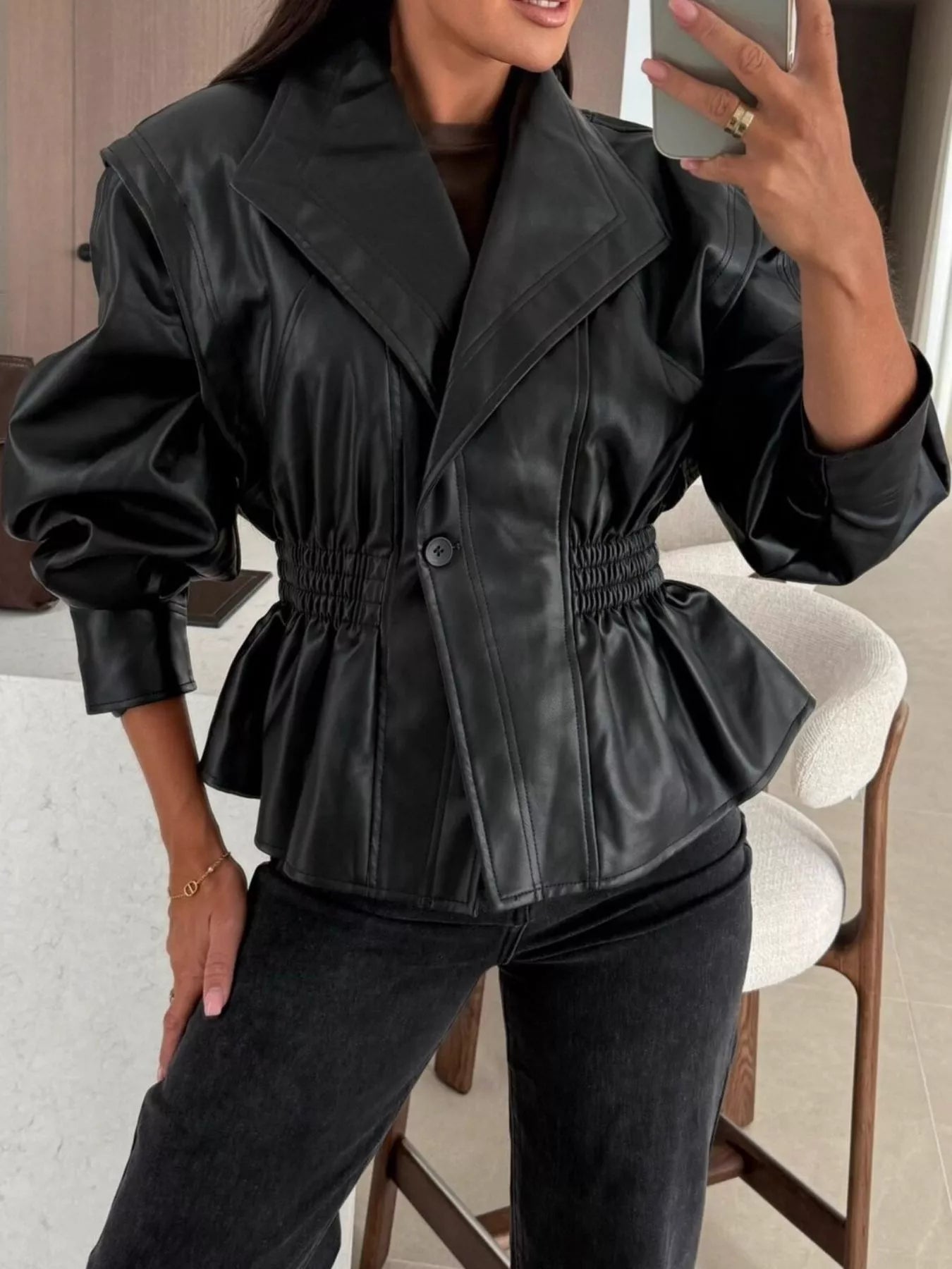 Pamelina - Giacca in pelle elegante con vita a peplo