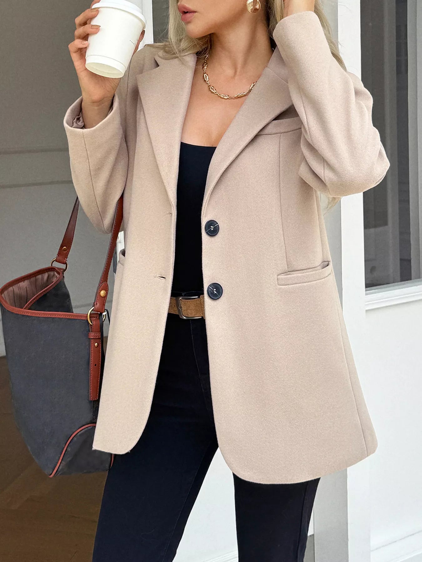 Taliah - Blazer elegante con colletto a revers e bottoni