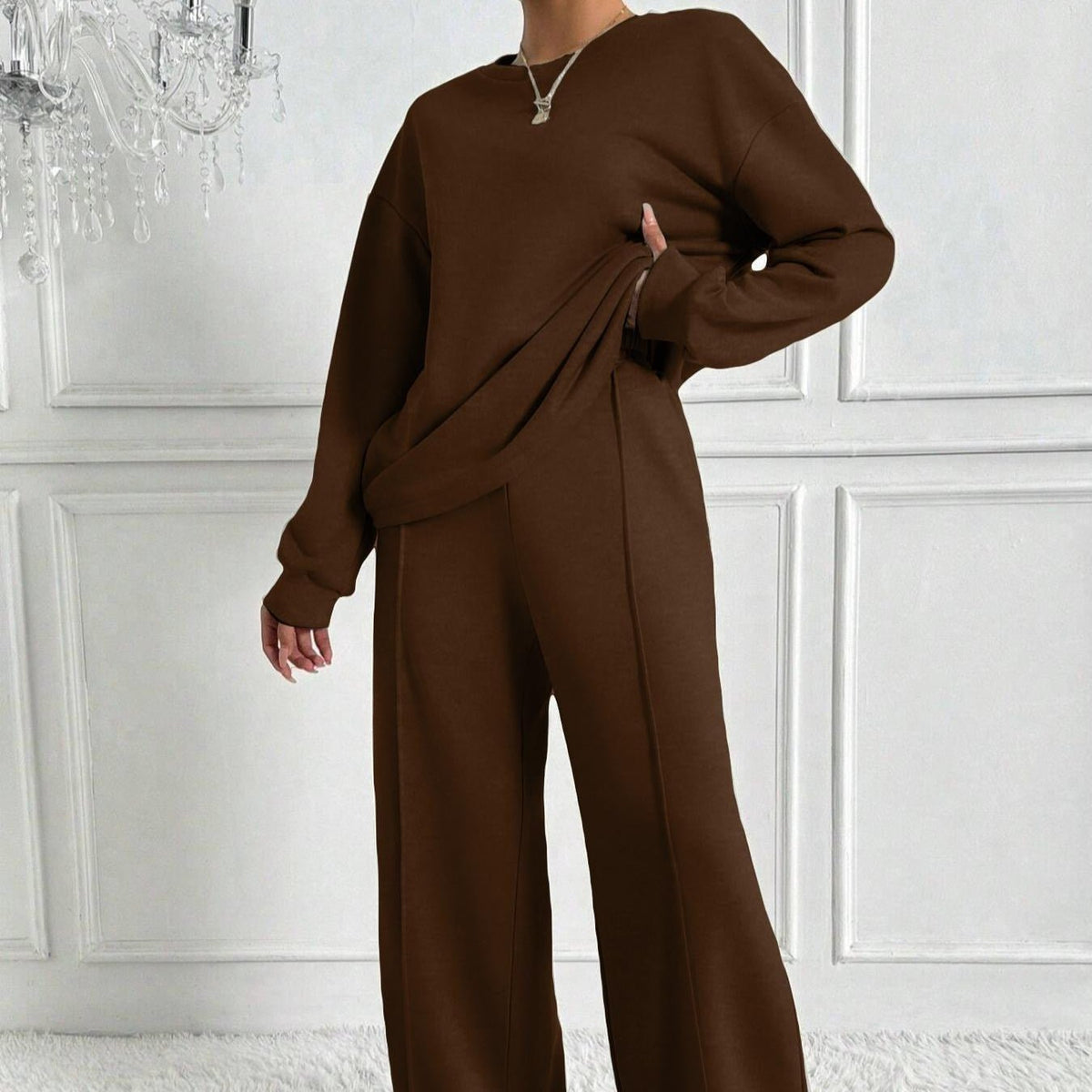 Completo da Donna con Top a Spalle Scese e Pantaloni