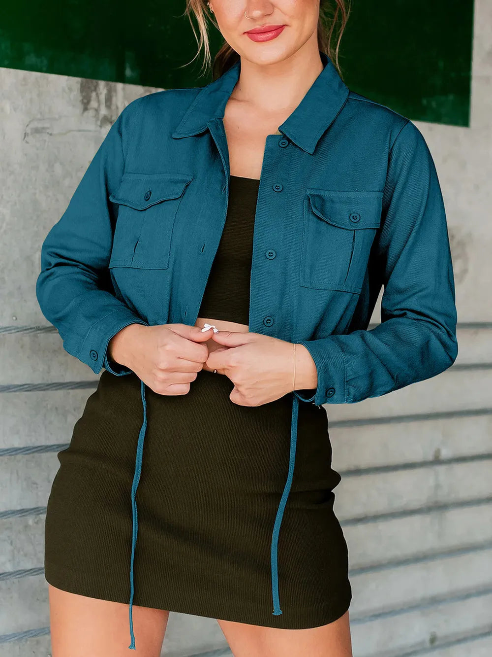 Xosanna - Giacca cropped elegante con bottoni e maniche lunghe