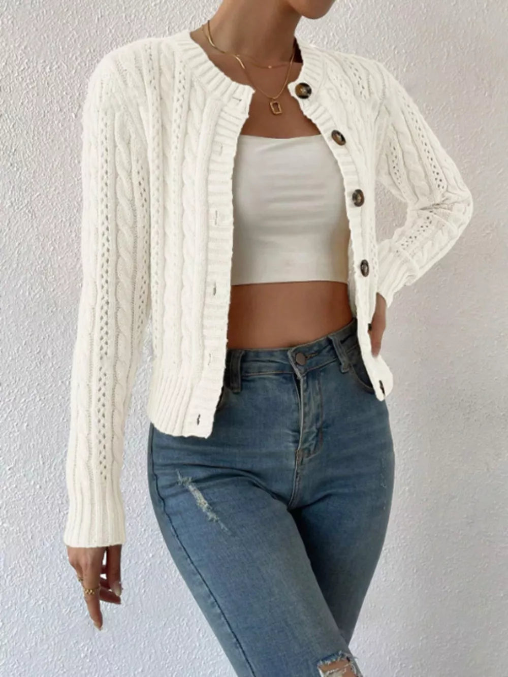 Tianna - Cardigan accogliente in maglia a trecce con bottoni