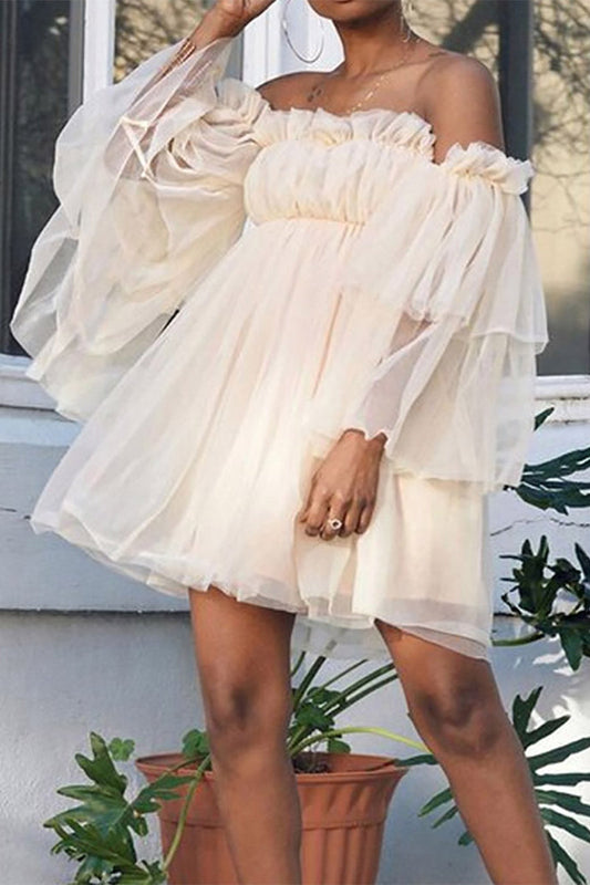 Cosette - Elegante abito midi con spalle scoperte e volant morbidi