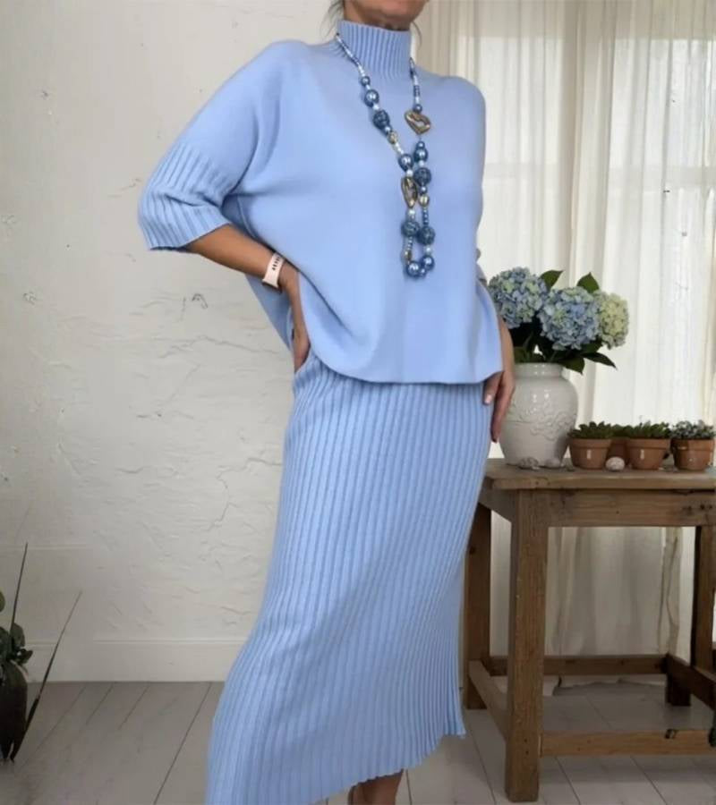 Amaris - Completo caldo a costine con maglione a collo alto e gonna midi