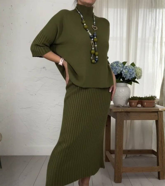 Amaris - Completo caldo a costine con maglione a collo alto e gonna midi