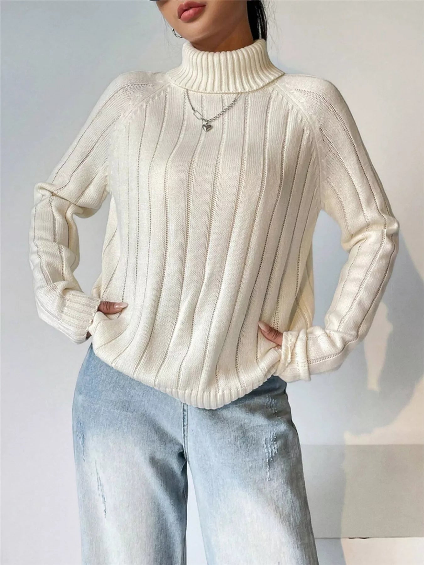 Kaila - Elegante maglione a maniche lunghe con collo alto e lavorazione a costine
