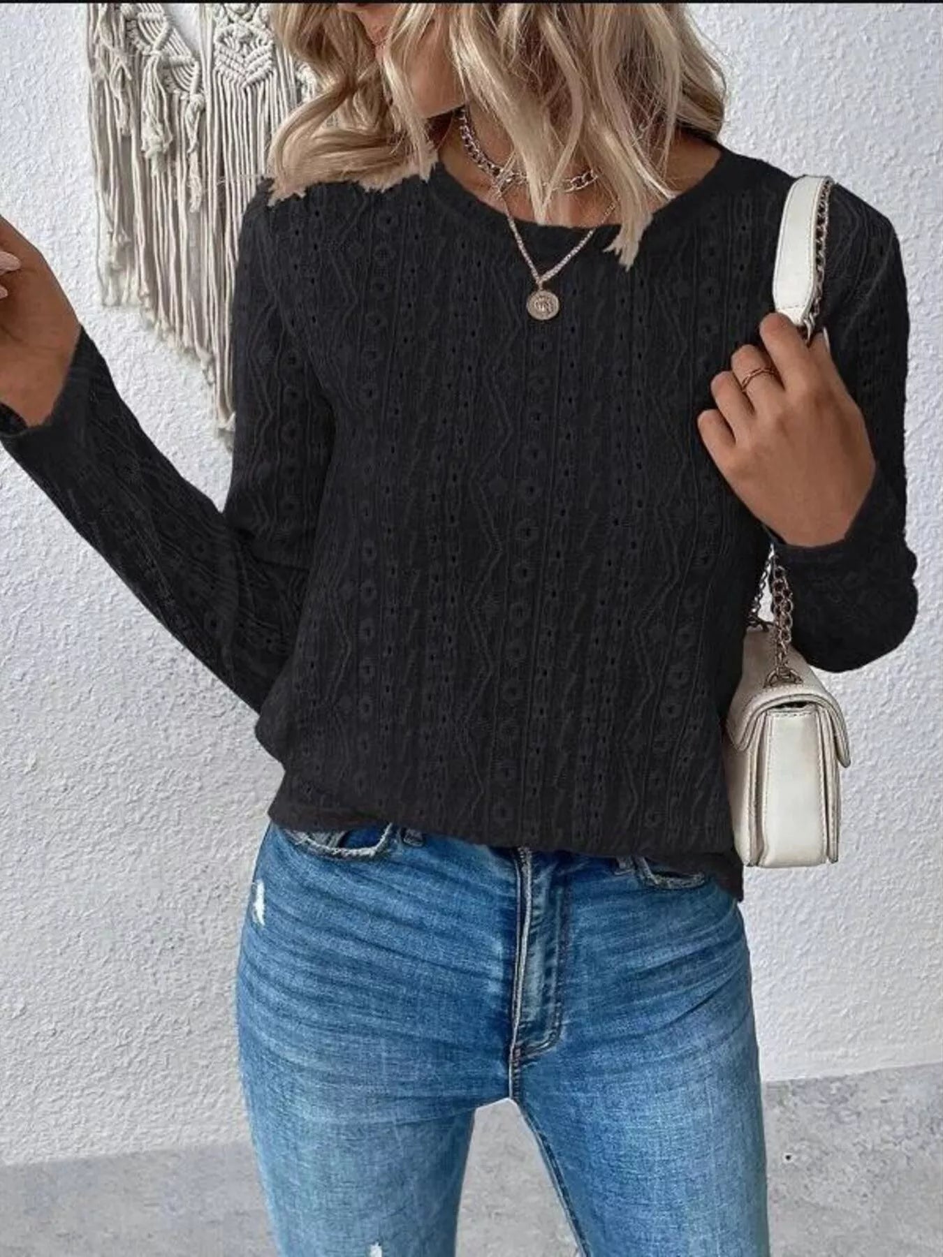 Kaity - Elegante blusa a maniche lunghe con scollo rotondo e ricami traforati