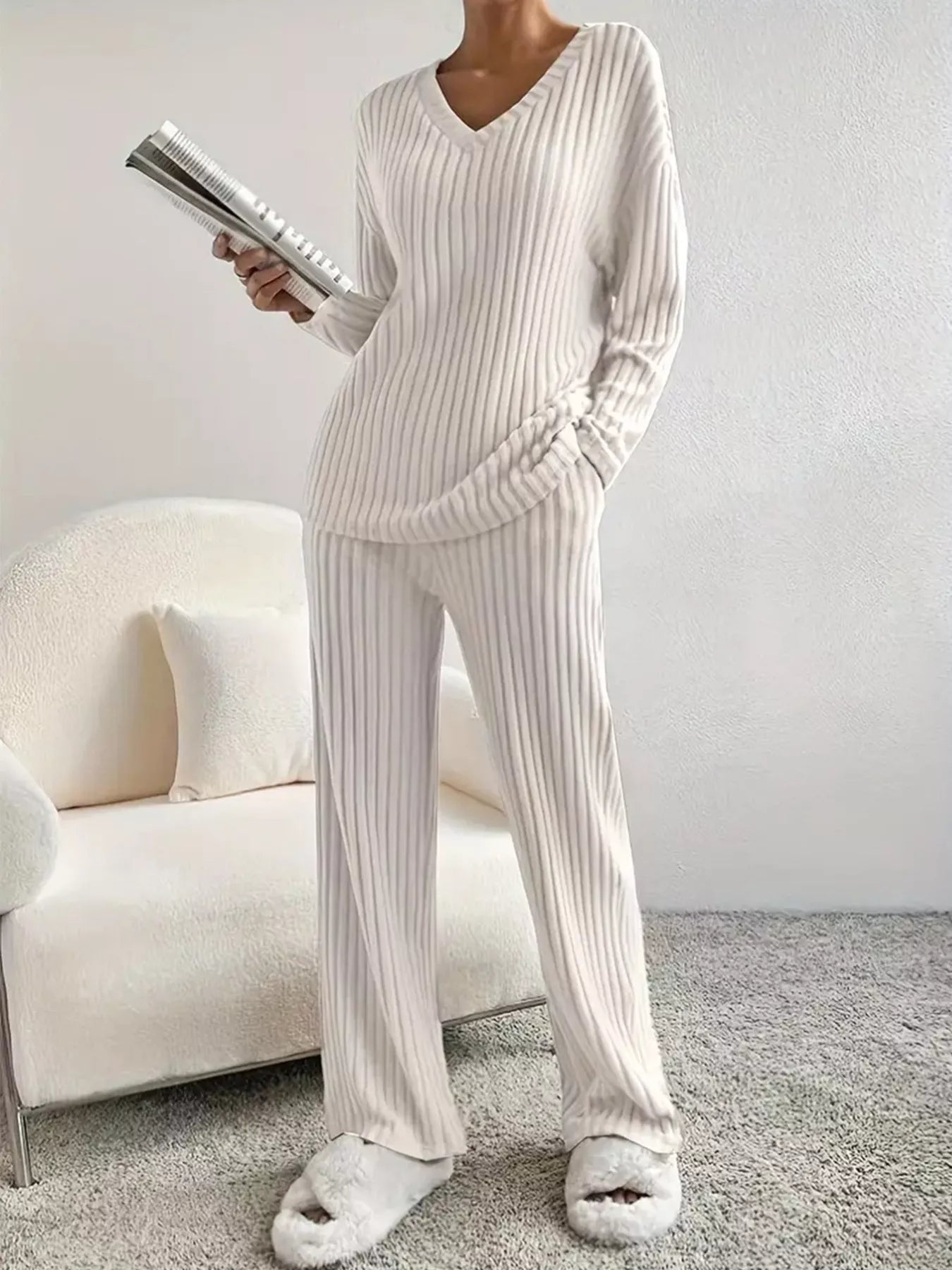 Evianna - Set accogliente in maglia a coste con felpa scollo a V e pantaloni