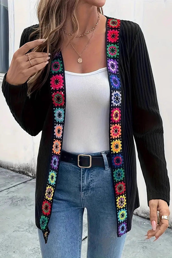 Janna - Cardigan elegante in maglia con bordi floreali e maniche lunghe
