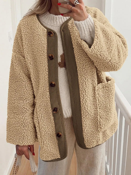 Yasley - Giacca sherpa con bottoni a contrasto e tasche
