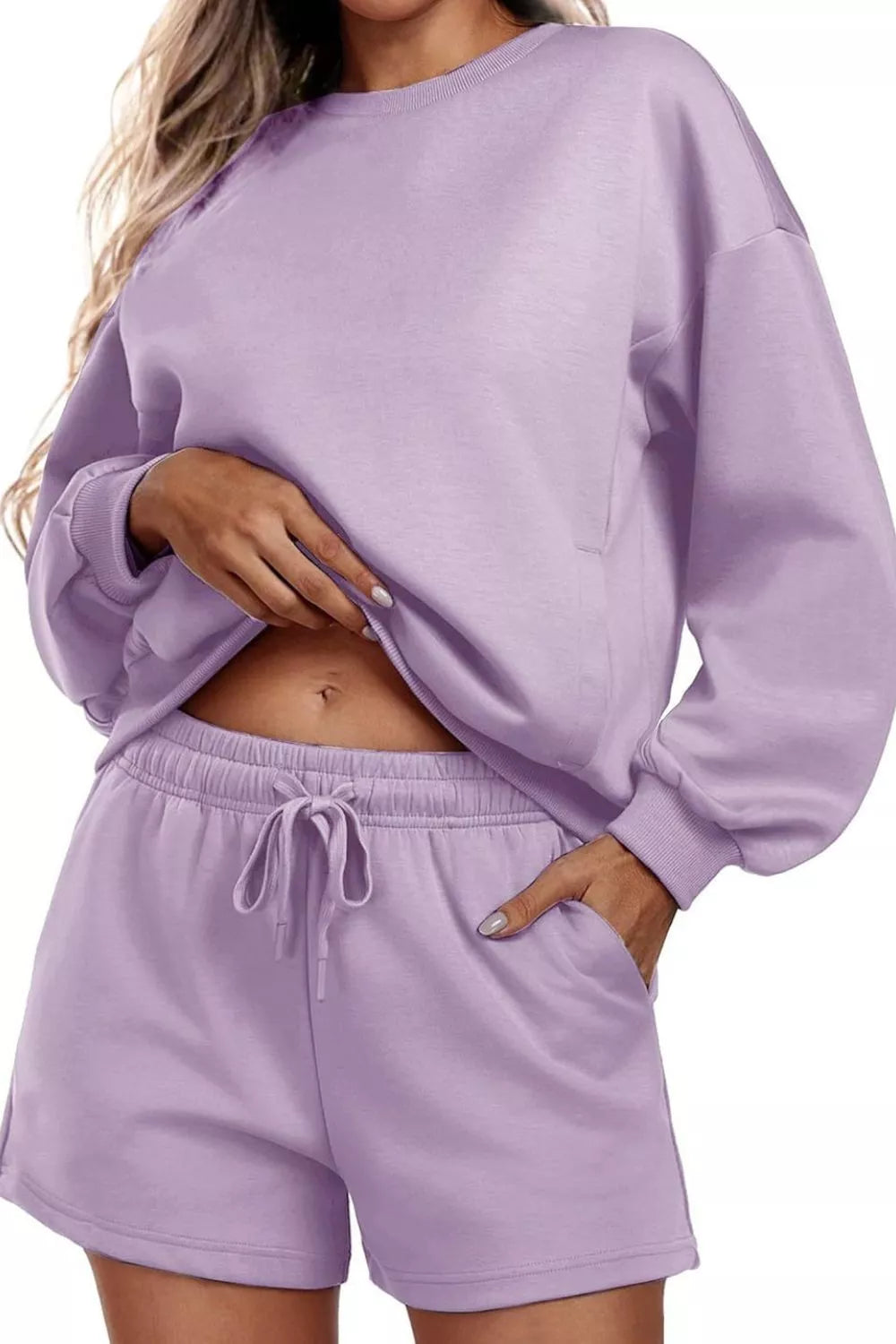 Aster - Completo casual con felpa girocollo e pantaloncini