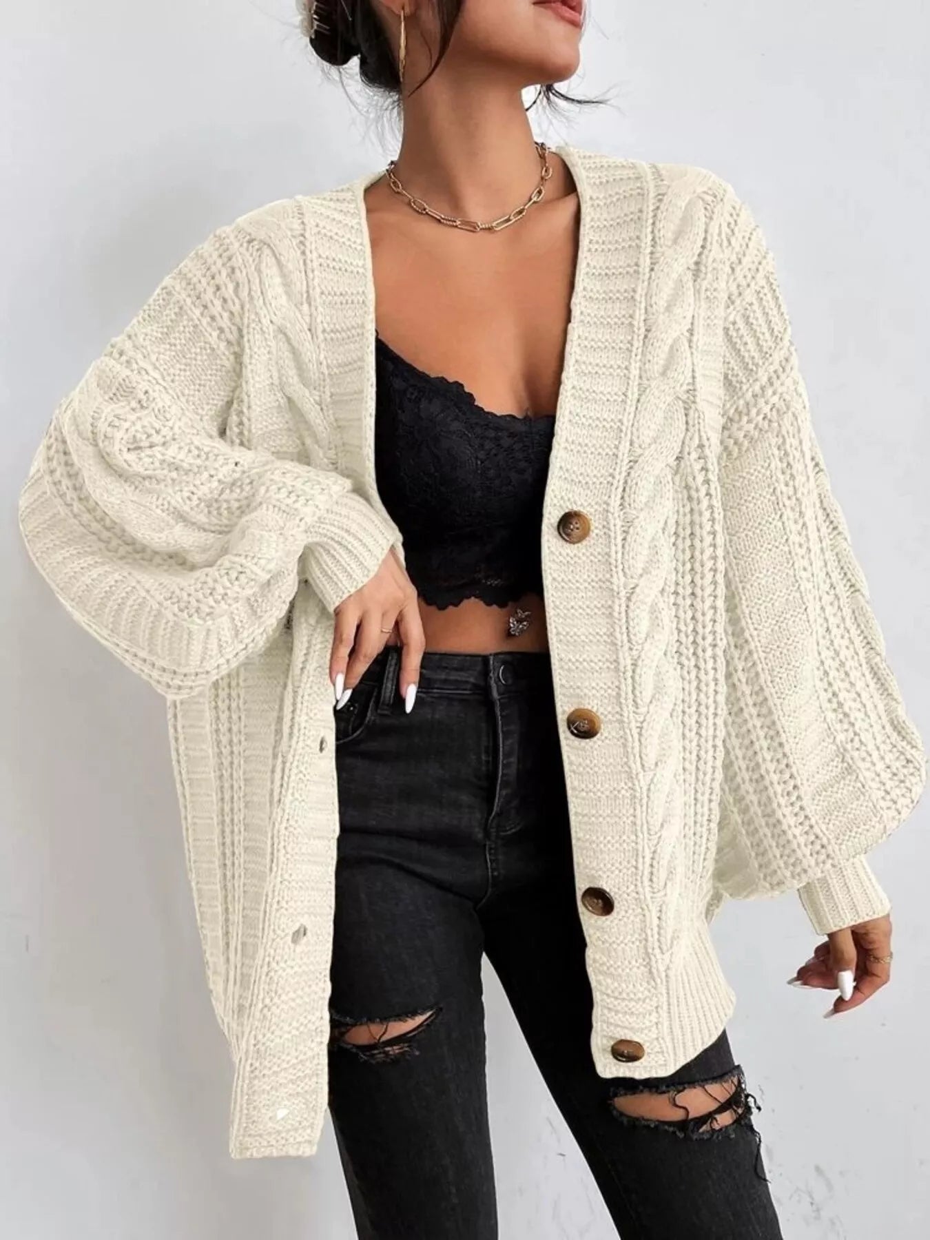 Guinevere - Cardigan a trecce chunky con bottoni