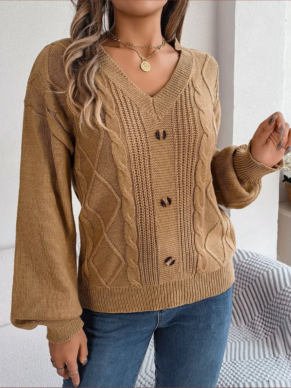 Akira - Maglione ampio in maglia intrecciata con bottoni e scollo a V