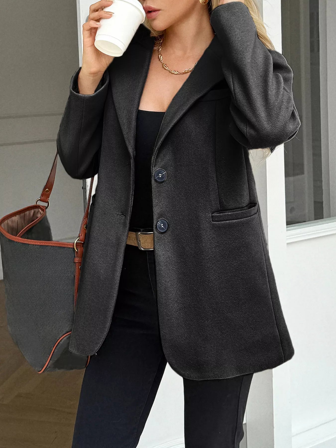 Taliah - Blazer elegante con colletto a revers e bottoni