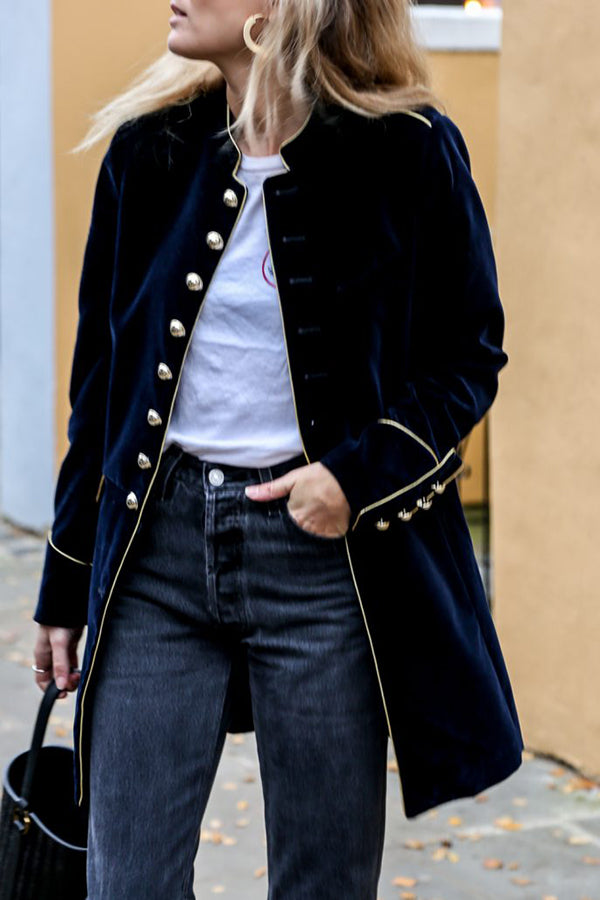 Della - Elegante cappotto doppiopetto in velluto caldo
