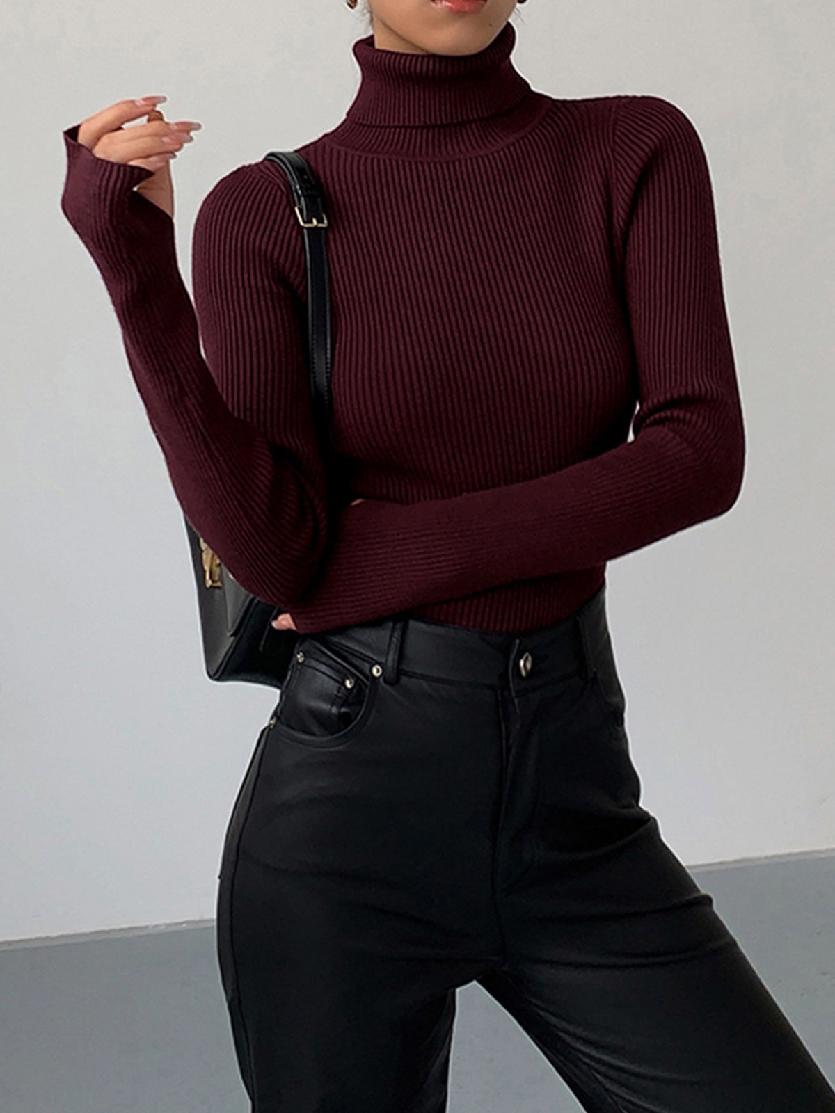 Top Minimalista a Collo Alto Slim da Donna