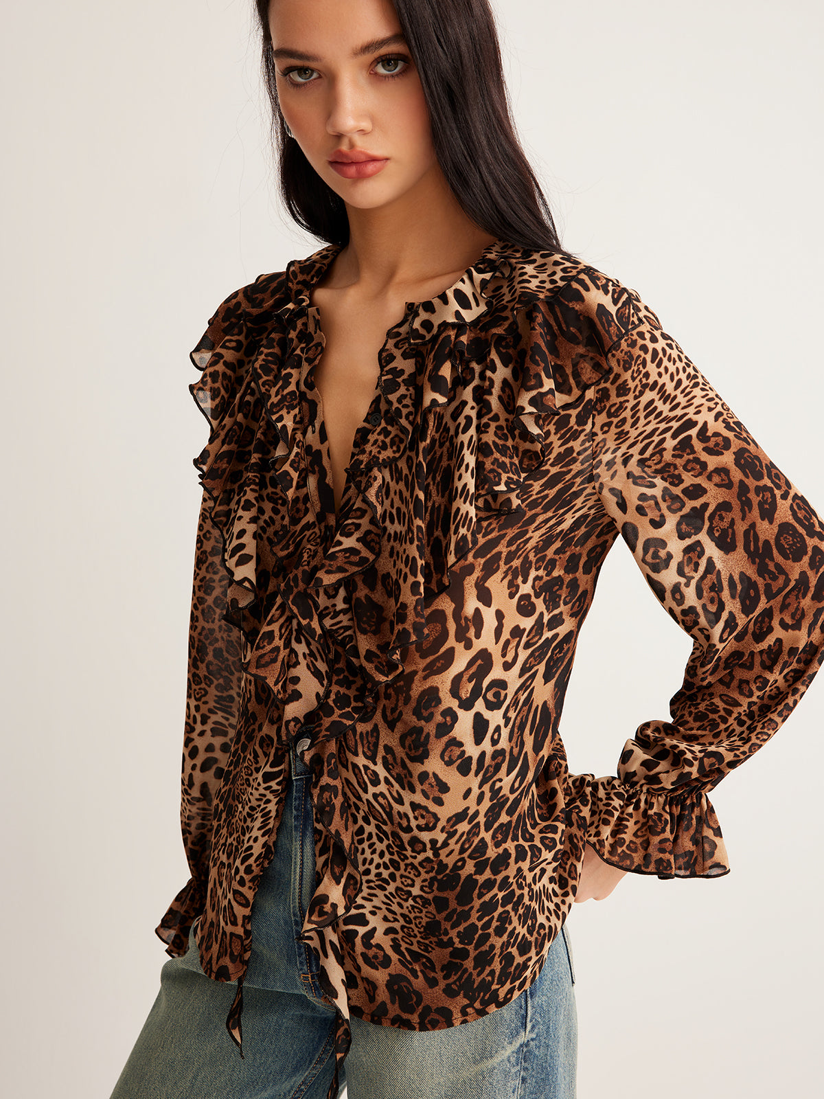 Blusa Estiva Leopardata con Collo a Volant da Donna