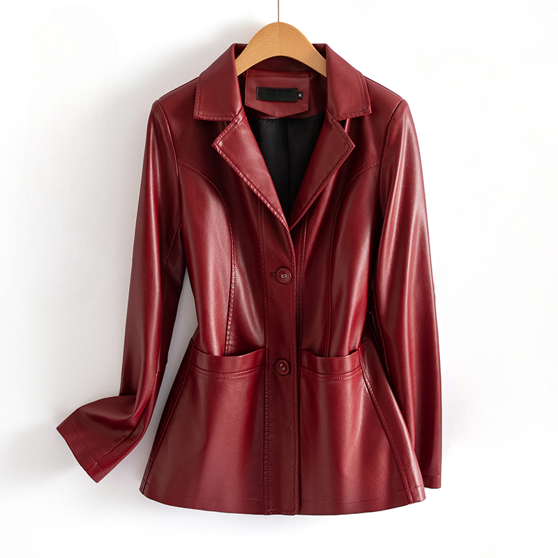 Giacca da Donna in Pelle con Vita Sagomata