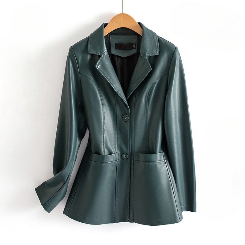 Giacca da Donna in Pelle con Vita Sagomata