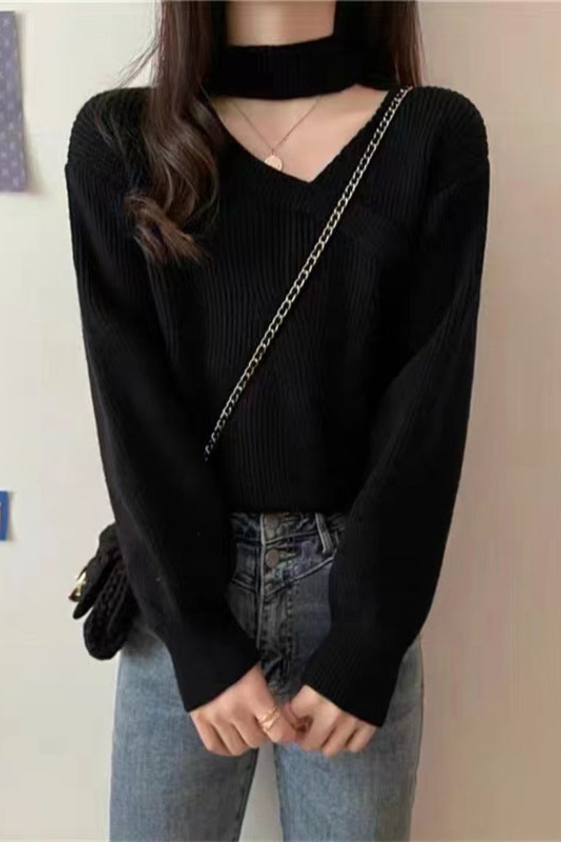 Maglione Donna con Scollo a V Incrociato e Choker