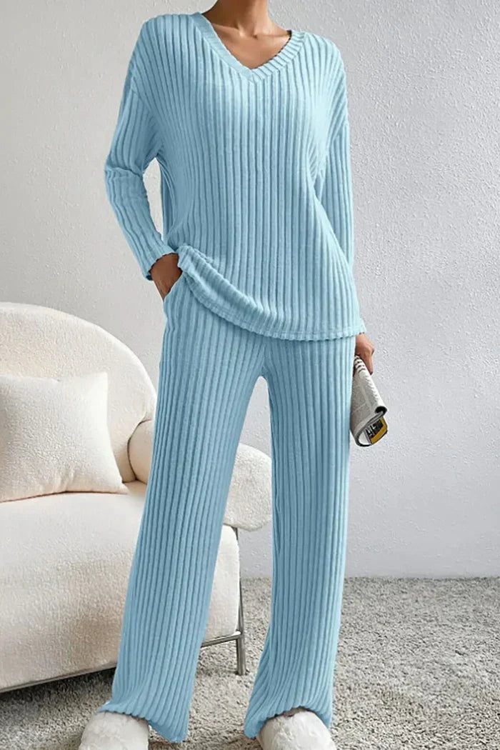 Completo in Maglia a Costine con Pantaloni da Donna