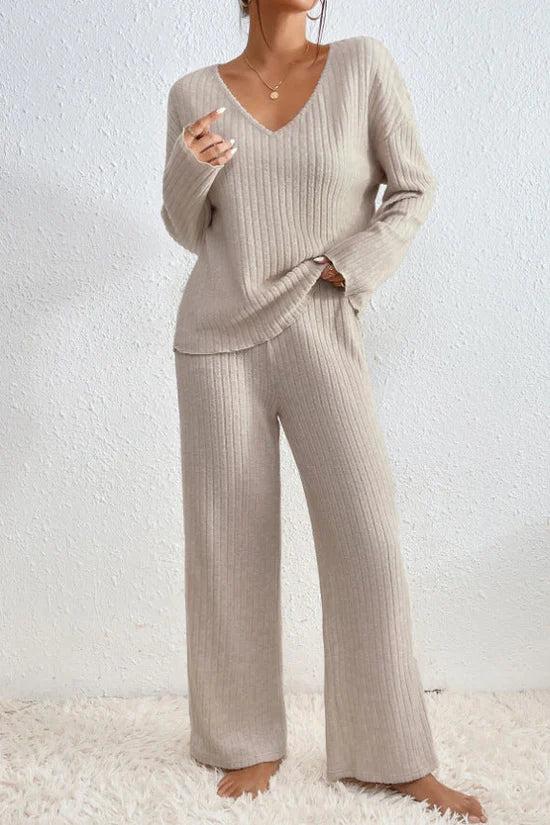 Completo in Maglia a Costine con Pantaloni da Donna