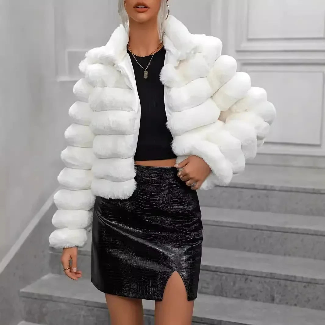 Fionna - Elegante Cappotto Imbottito in Eco-Pelliccia
