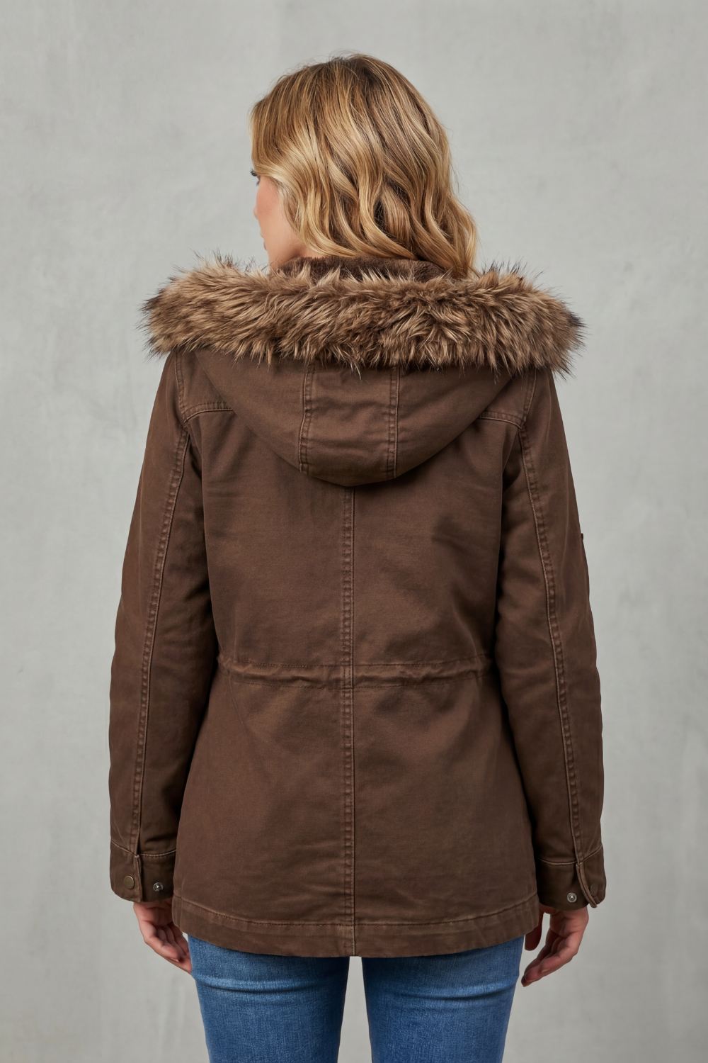 Parka Invernale da Donna con Cappuccio Bordato in Pelliccia