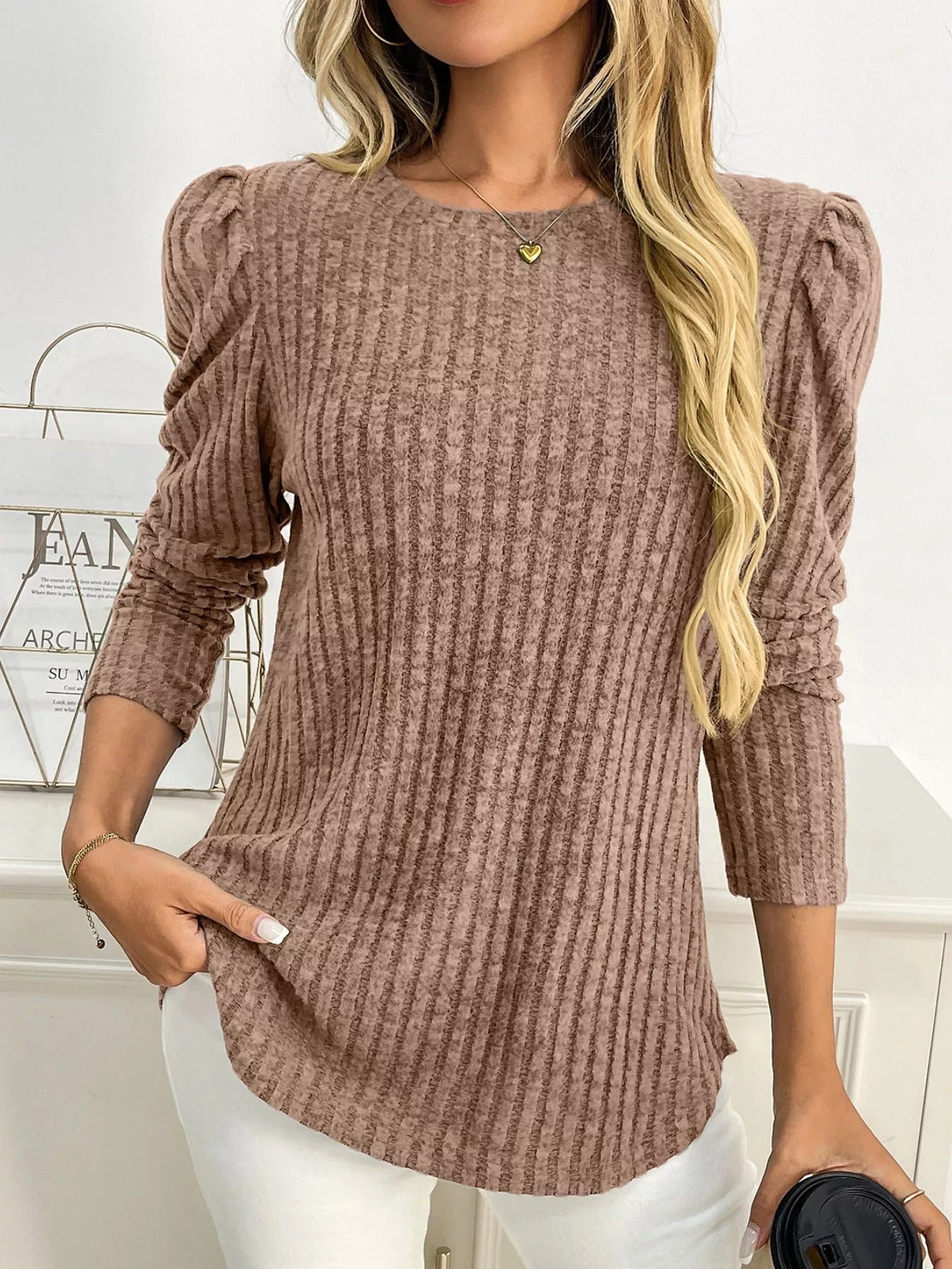Yanna - Elegante felpa a maniche lunghe con girocollo e maniche a sbuffo a costine