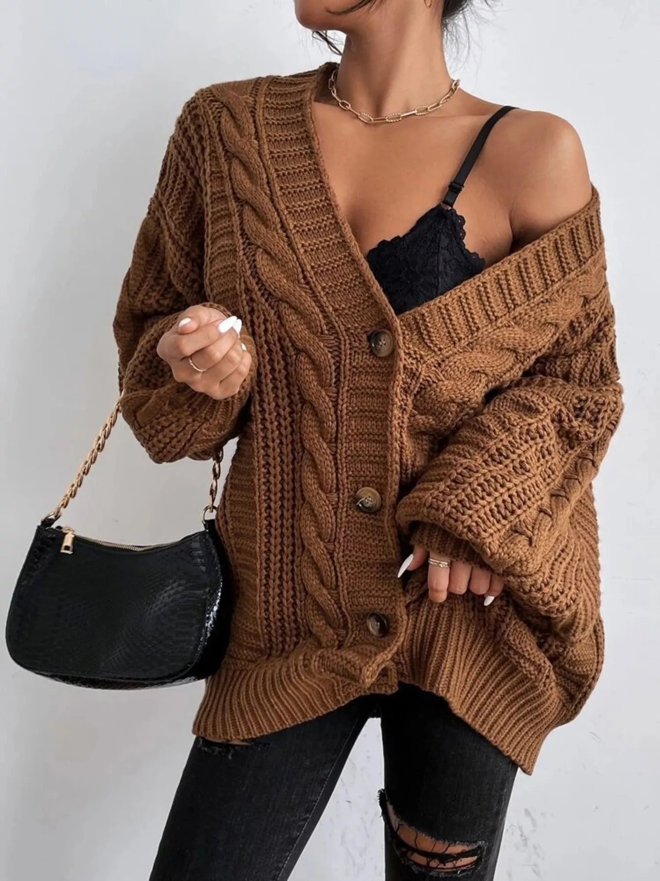 Guinevere - Cardigan a trecce chunky con bottoni
