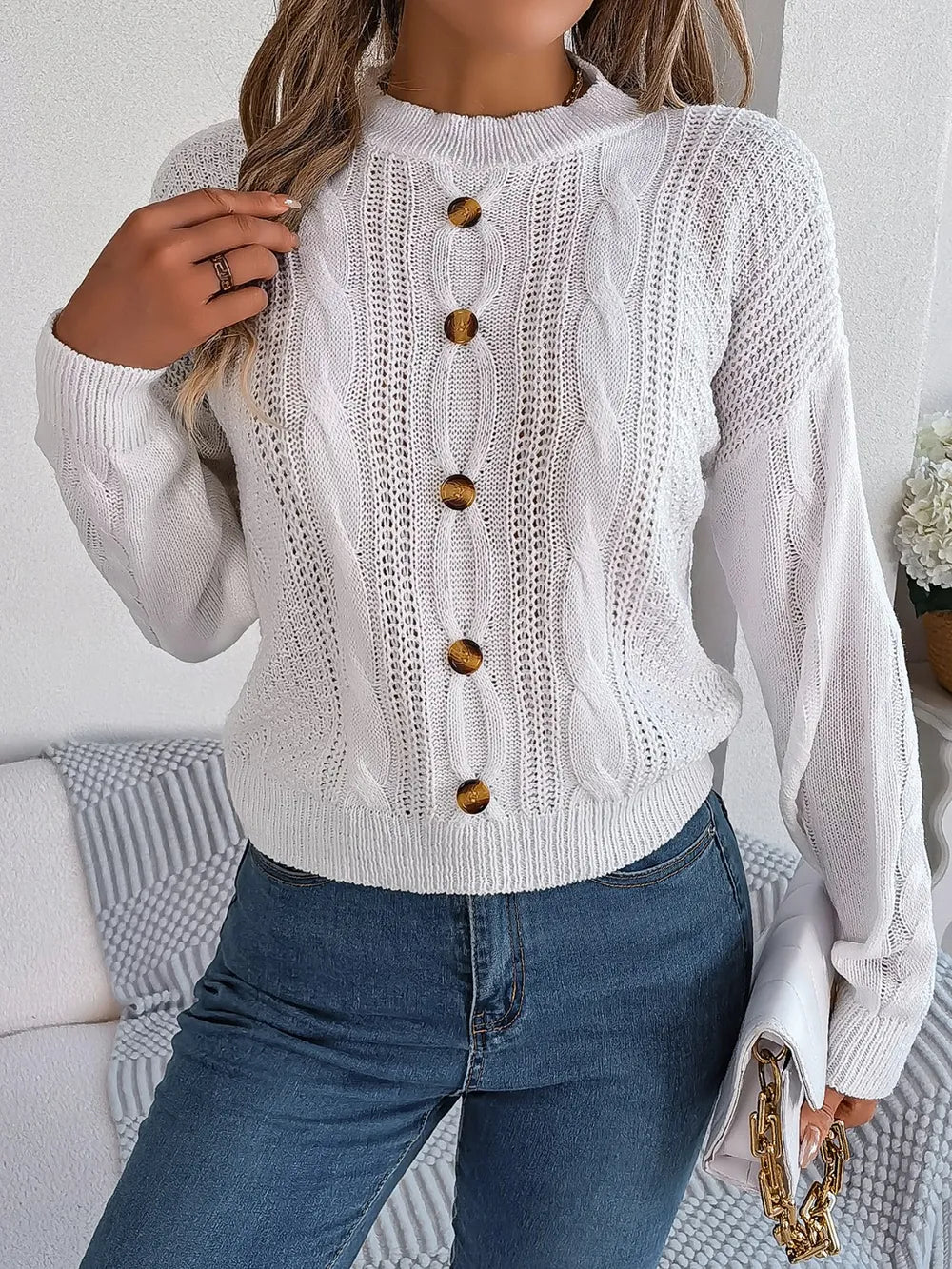 Abriella - Maglione chic in maglia intrecciata con bottoni e scollo rotondo