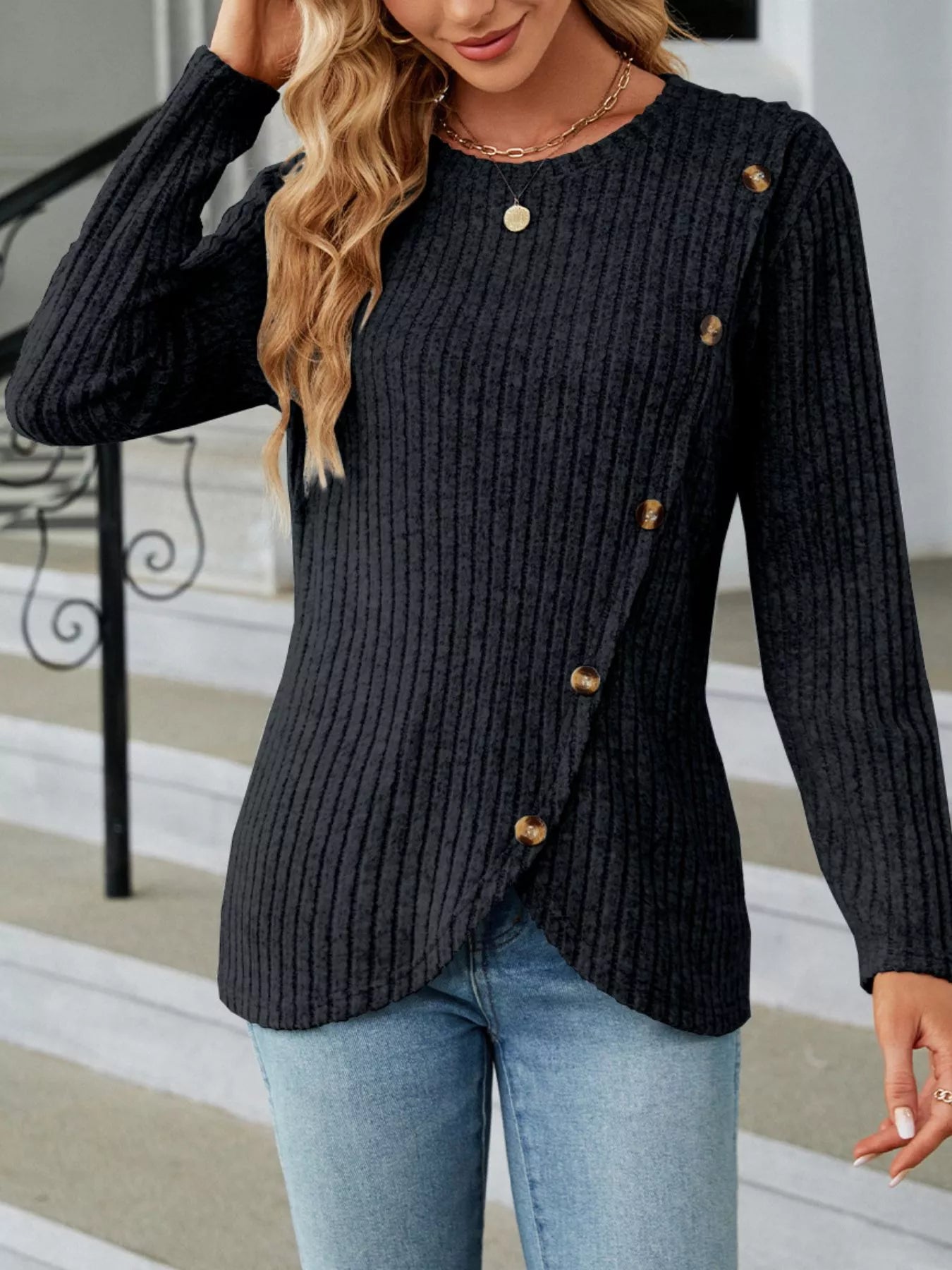 Alayna - Elegante felpa con bottoni in maglia a costine