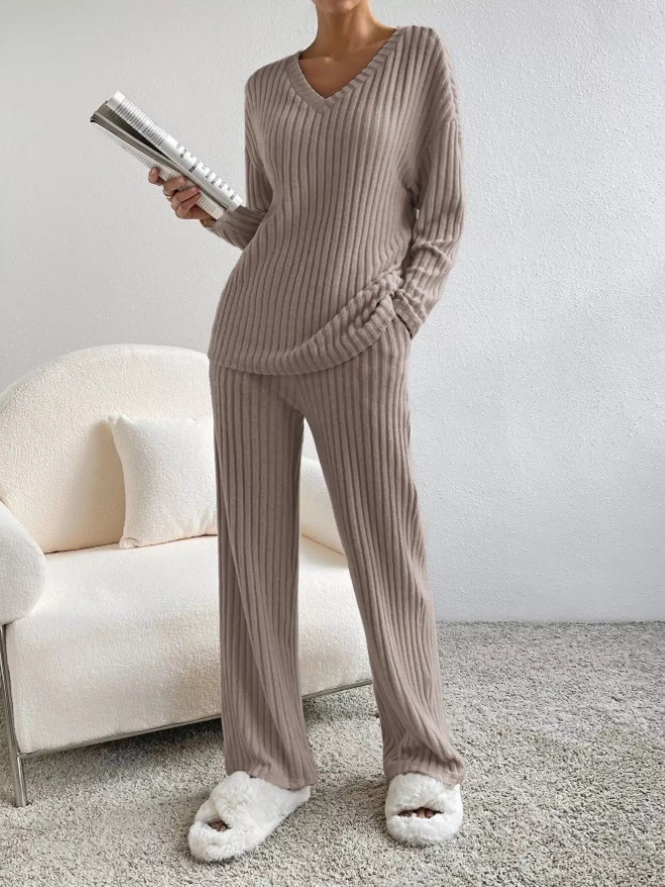 Evianna - Set accogliente in maglia a coste con felpa scollo a V e pantaloni
