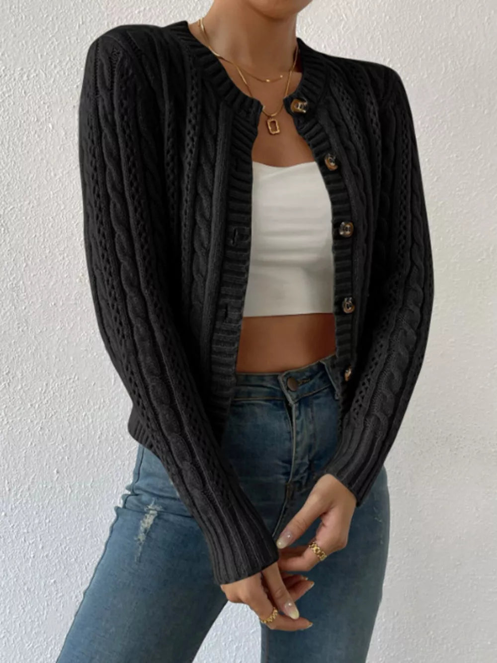 Tianna - Cardigan accogliente in maglia a trecce con bottoni