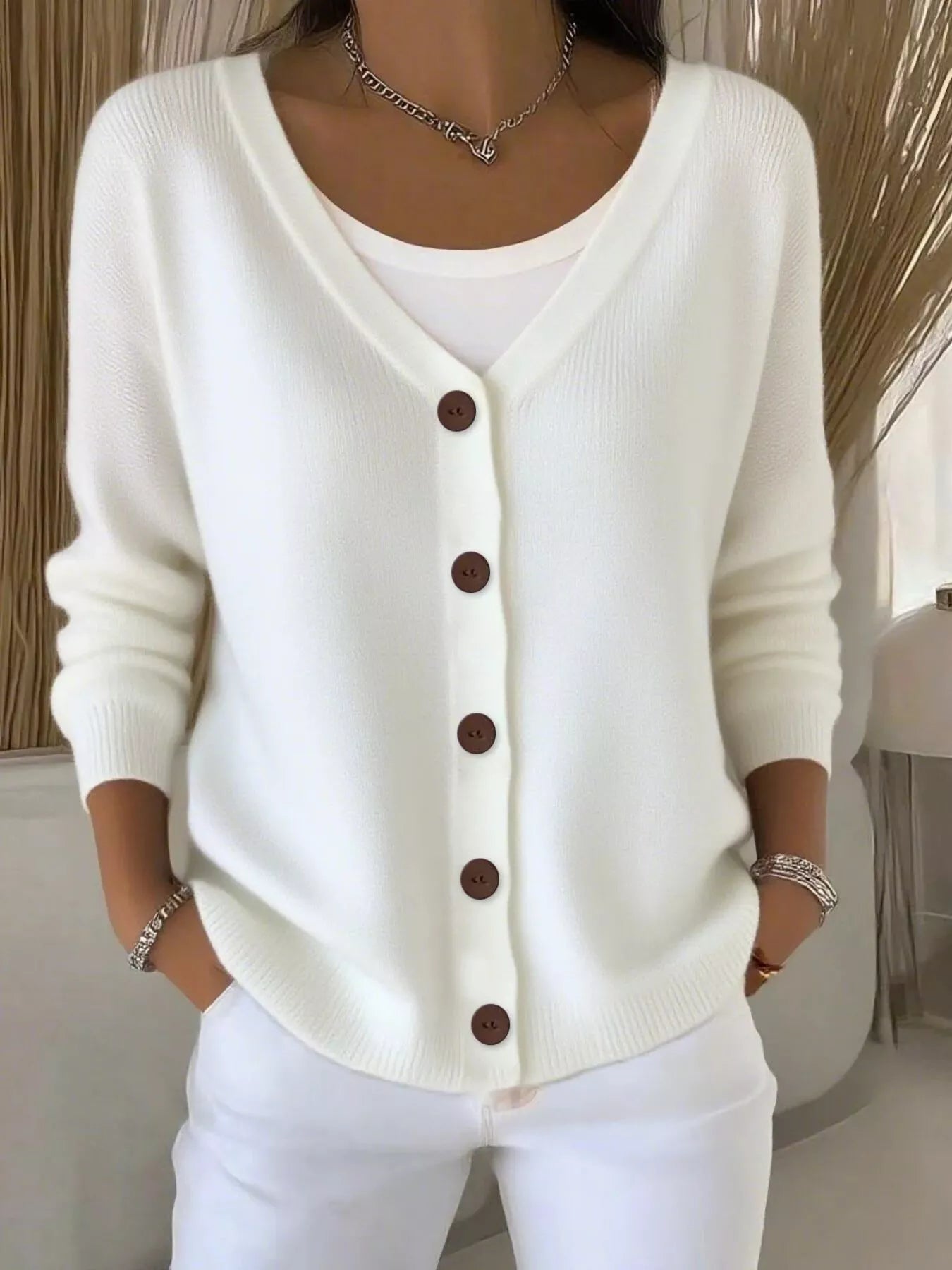 Adara - Cardigan elegante con bottoni frontali e scollo a V
