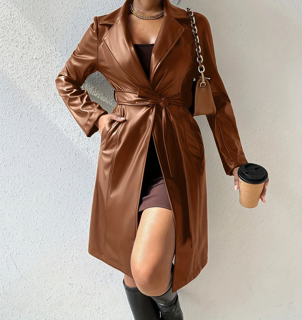 Trishana - Cappotto Lungo Elegante a Vestibilità Slim