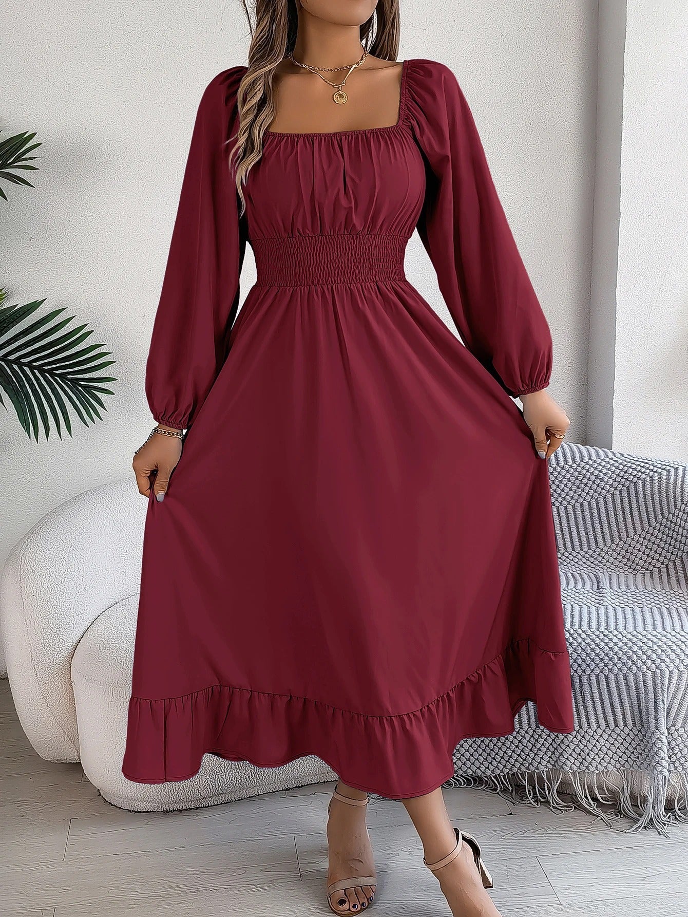 Alice - Abito a maniche lunghe con scollatura quadrata e bordo arricciato