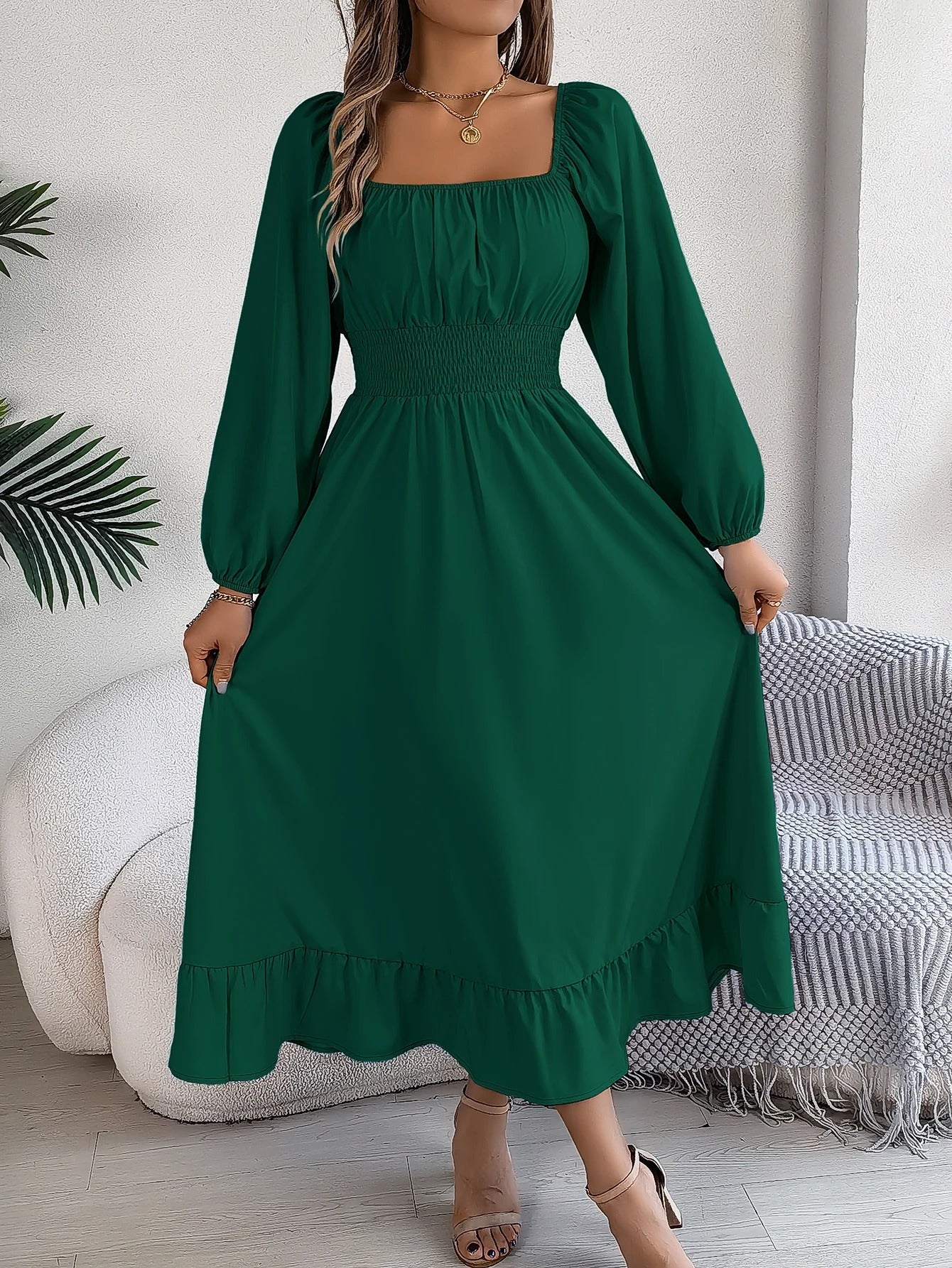 Alice - Abito a maniche lunghe con scollatura quadrata e bordo arricciato